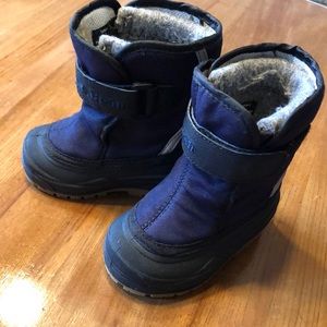 Snow/ rain toddlers boots. L L Bean. Navy.
